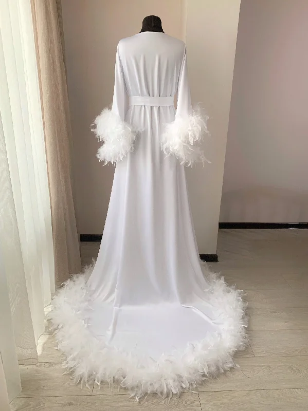 Feather robe long with train White