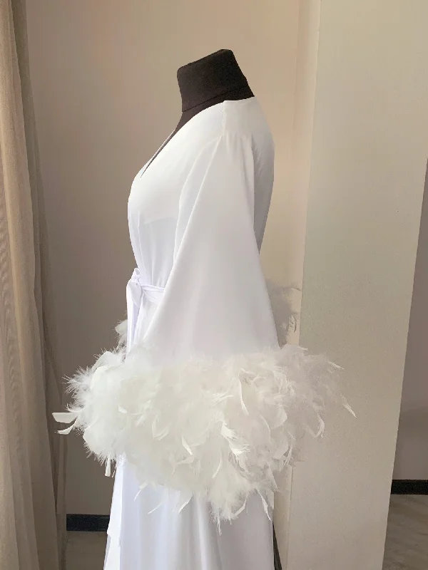 Feather robe long with train White