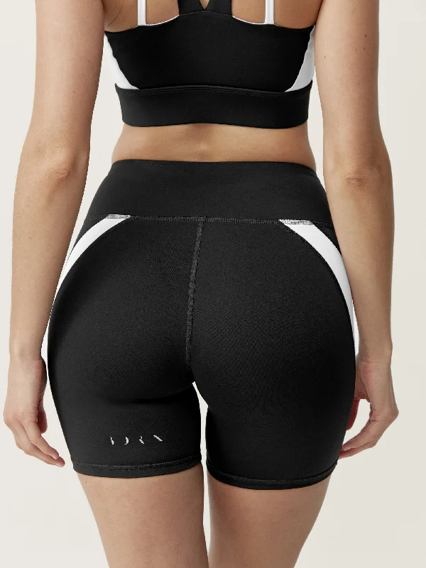 Short Latika Black/White